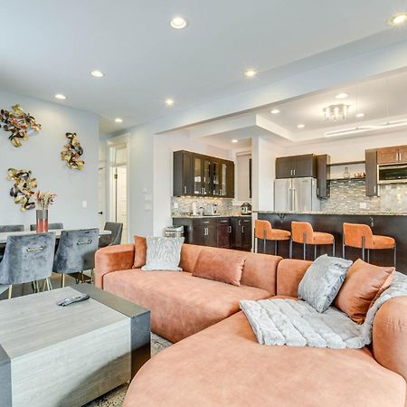 Spacious Condo With Deck About 3 Mi To Downtown Chicago! Exterior photo