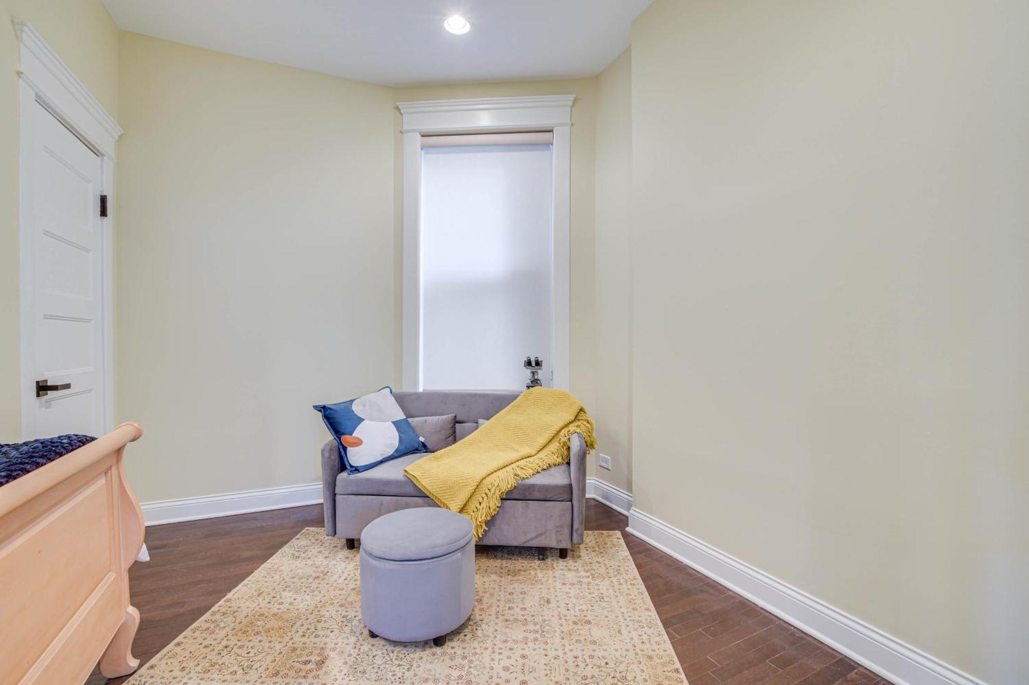 Spacious Condo With Deck About 3 Mi To Downtown Chicago! Exterior photo